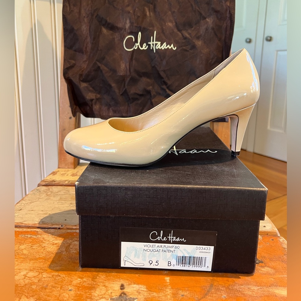 Cole Haan NikeAir nude pumps, Size 9.5B, like new, in box with dust bag - Picture 9 of 9